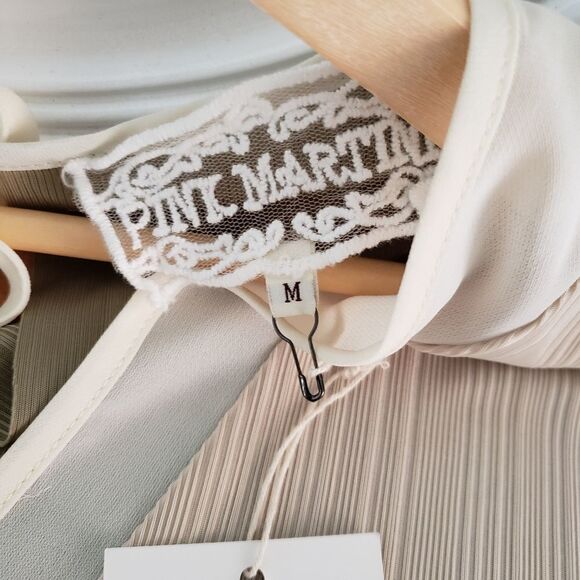 Pink Martini NWT Sleeveless Beige Green Asymmetrical Ribbed V-neck Top - Picture 10 of 15